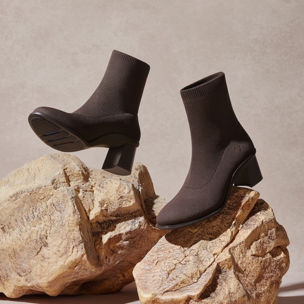 Vivaia | Almond-toe Running Heel Boots (Amanda) - Chocolate
